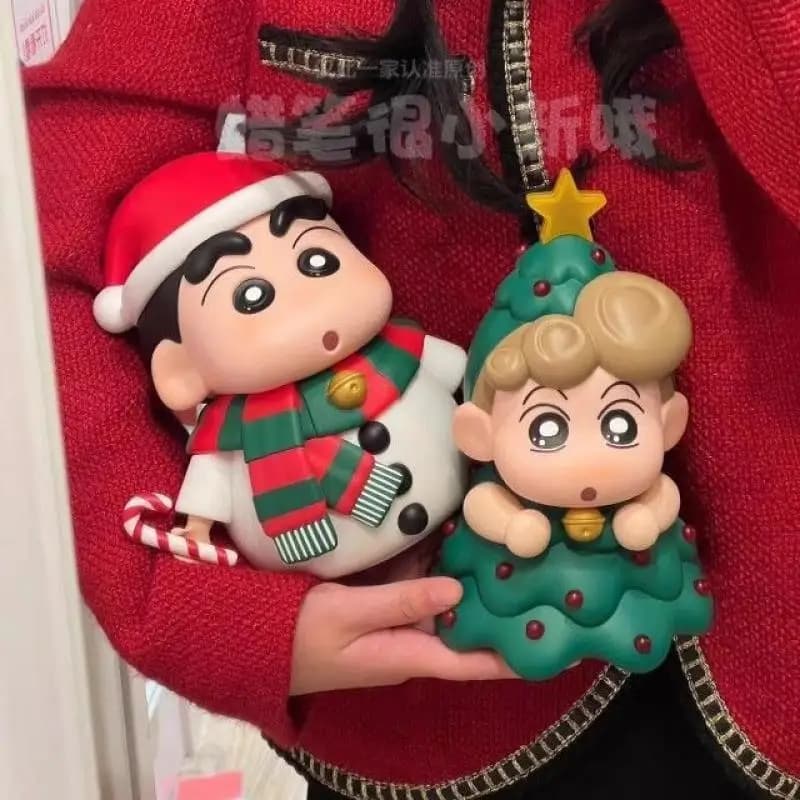 Anime Crayon Shin-Chan: Statuette di Natale con Pupazzo di Neve e Albero di Natale, Shin-Chan e Himawari - Simpatiche Bambole Decorative, Giocattoli, Regali di Compleanno