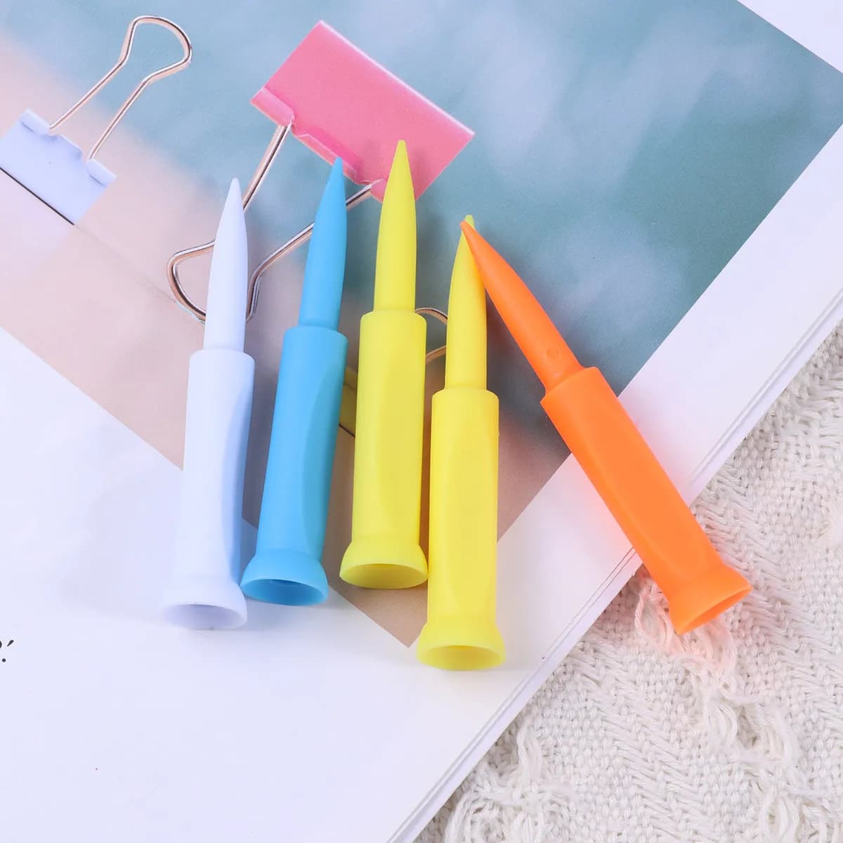 Set di 5 Tee da Golf in Plastica, Resistenti, a Basso Attrito, Stabili, con Lato Piatto, Accessori per Allenamento