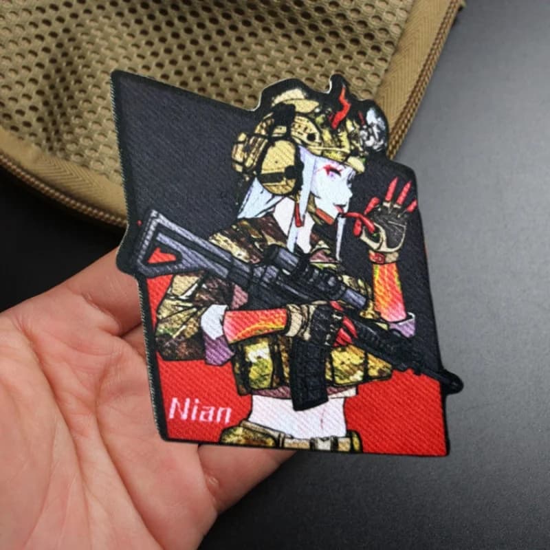 Ragazza tattica con distintivo morale di pistola Toppa stampata su vestiti Toppe militari con gancio Adesivo per accessori per zaino