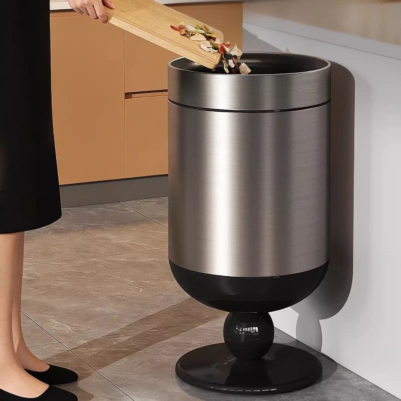 Nuovo Design Cestino a Forma di Calice, Moderno Contenitore per Rifiuti con Rotelle, Elegante Bidone per Casa e Cucina, Raffinato Cestino per Ufficio
