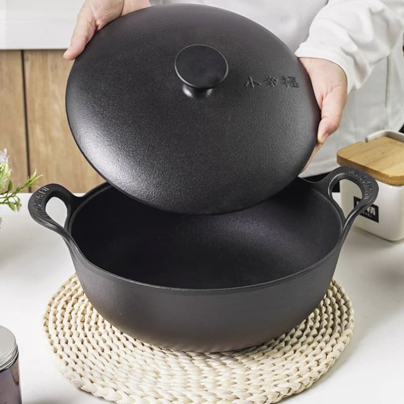 Multifunctional Cast Iron Flat-Bottomed Wok Soup Pot with Built-In Micro-Pressure Thickened Lid for Induction Cooktops