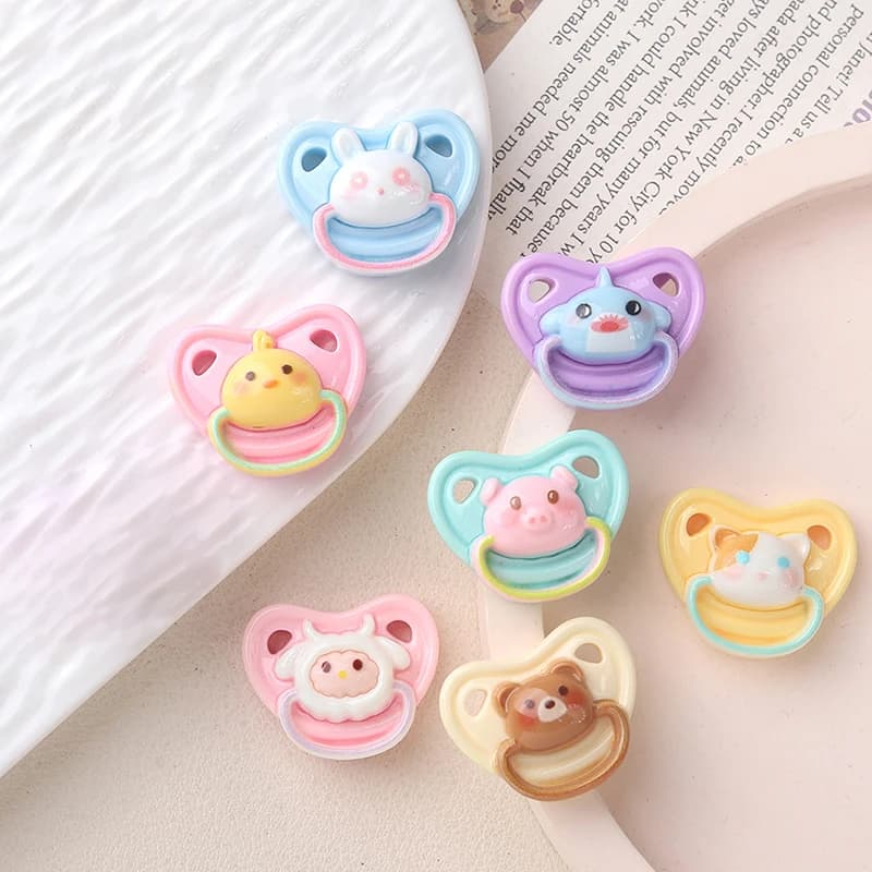 10 Pezzi Mini Ciucci Adorabili per Bambole, Accessori per Casa delle Bambole, Ciucci Finti per Bambole e Giocattoli per Bambini