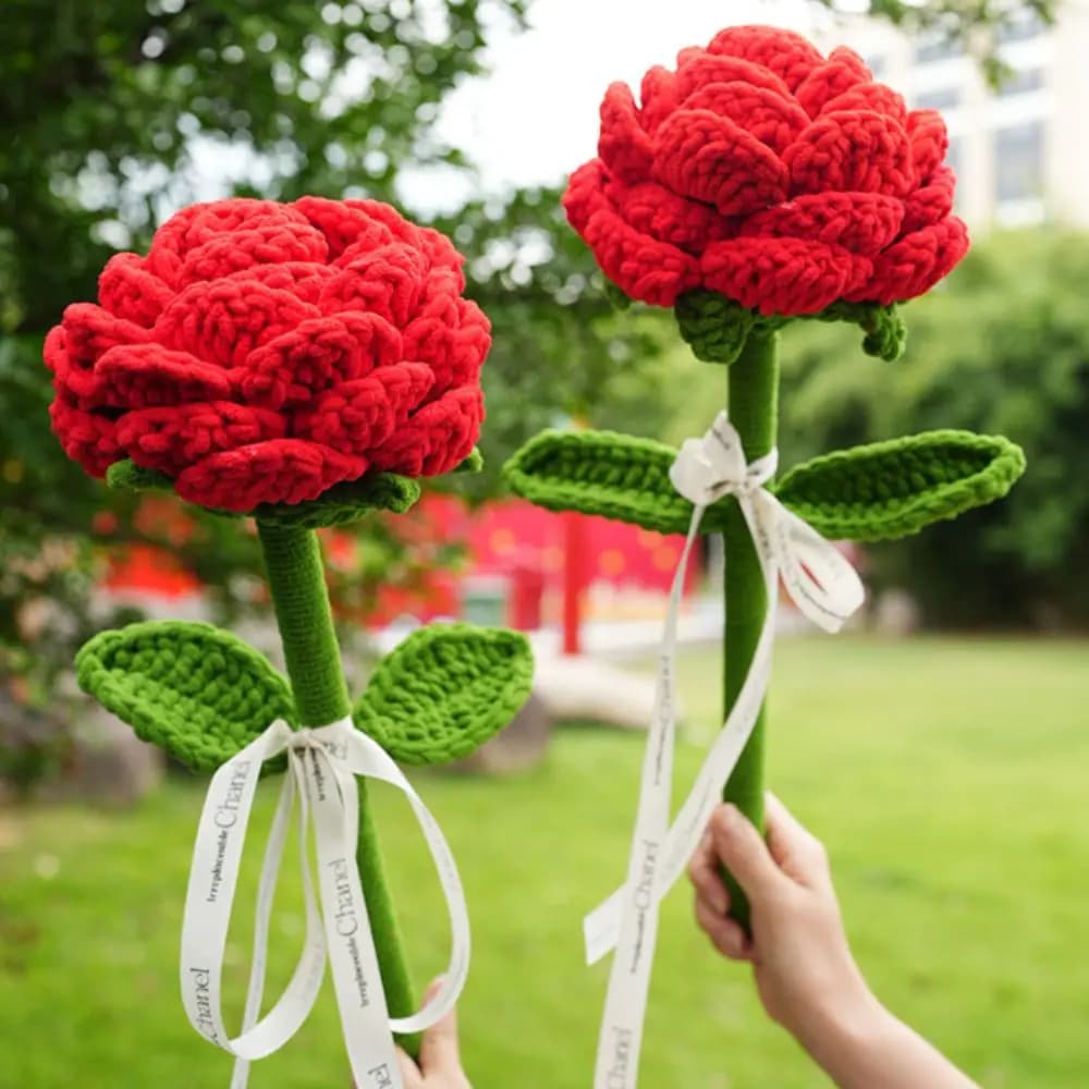 1 Pezzo Rosa Lavorata a Maglia Fatta a Mano, Fiore Artificiale Creativo all'Uncinetto, Rose Simulate, Regalo per le Feste
