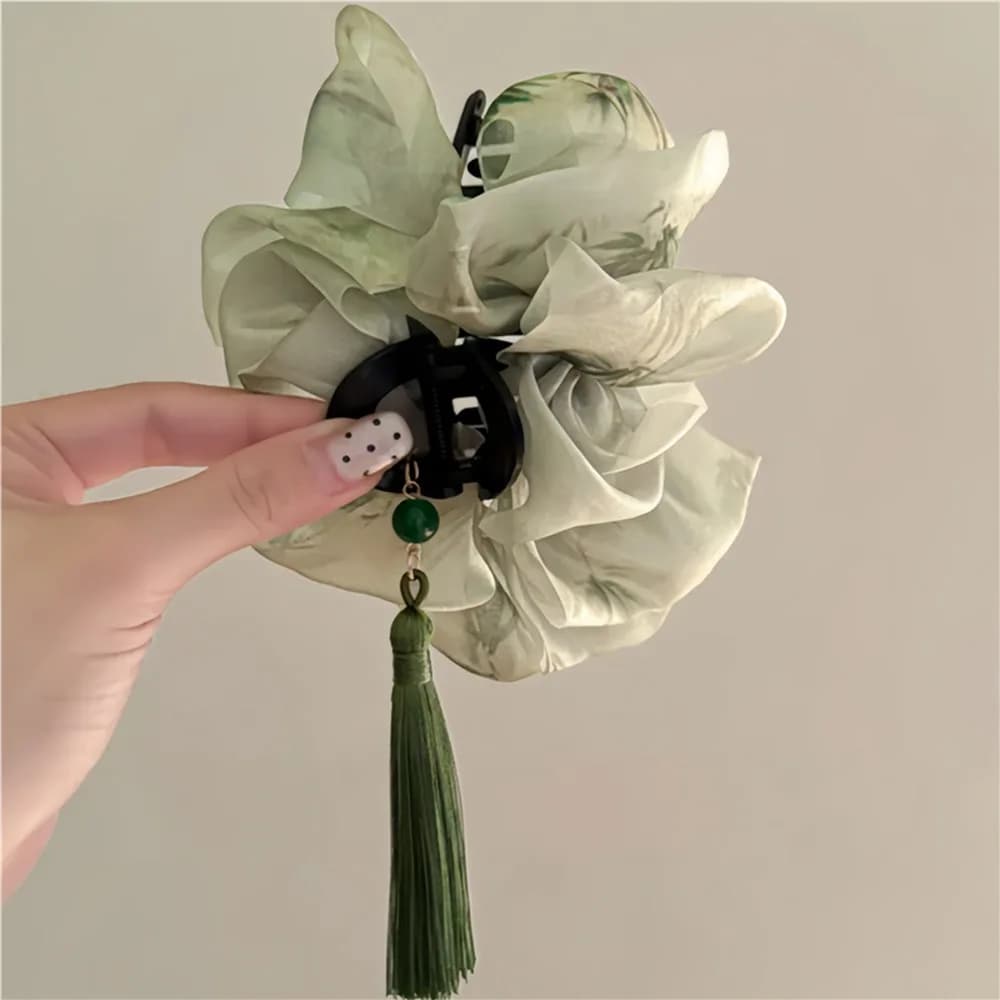 Vintage Tassel Cloud Mesh Hair Claw Clip Elegant Trendy Ponytail Shark Clip New Chinese Style Ponytail Claw Clip for Women