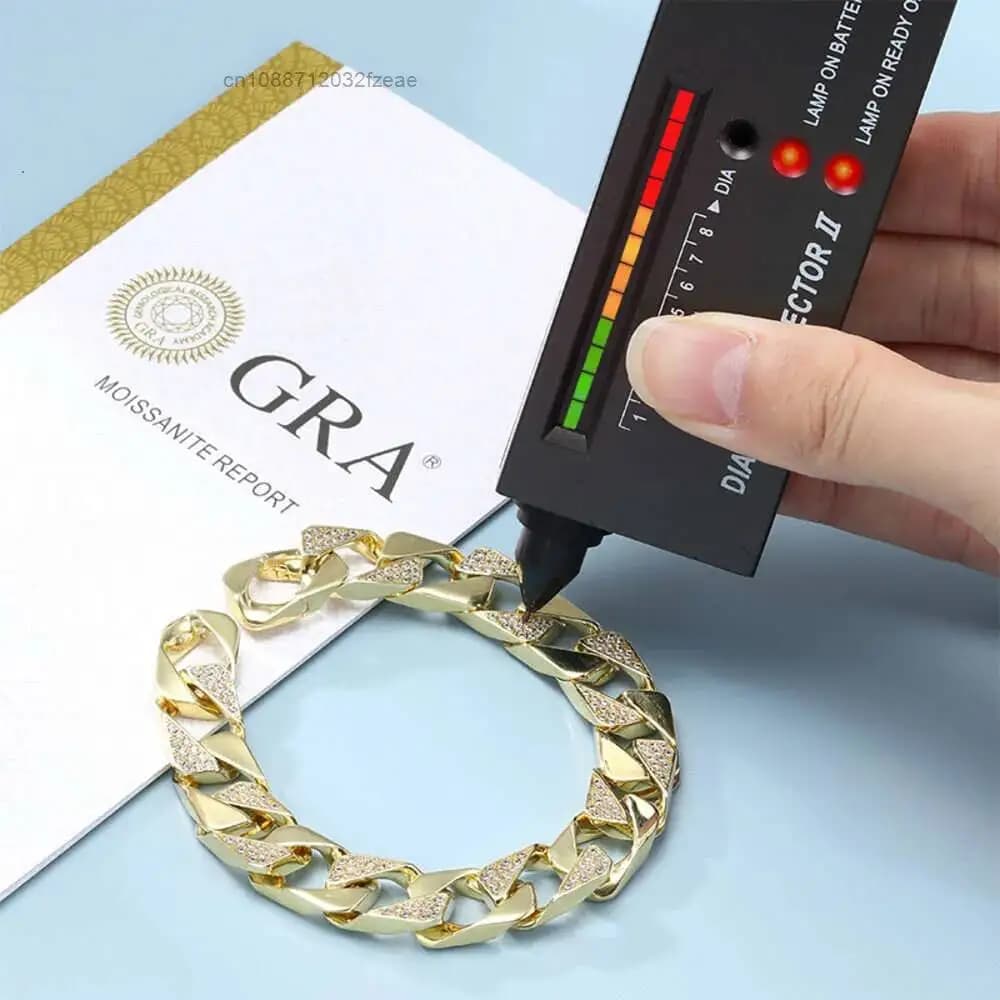 Luxury 2024 10mm Silver Cuban Link Bracelet Unique Design Iced Jewelry Cuban Link Chain.
