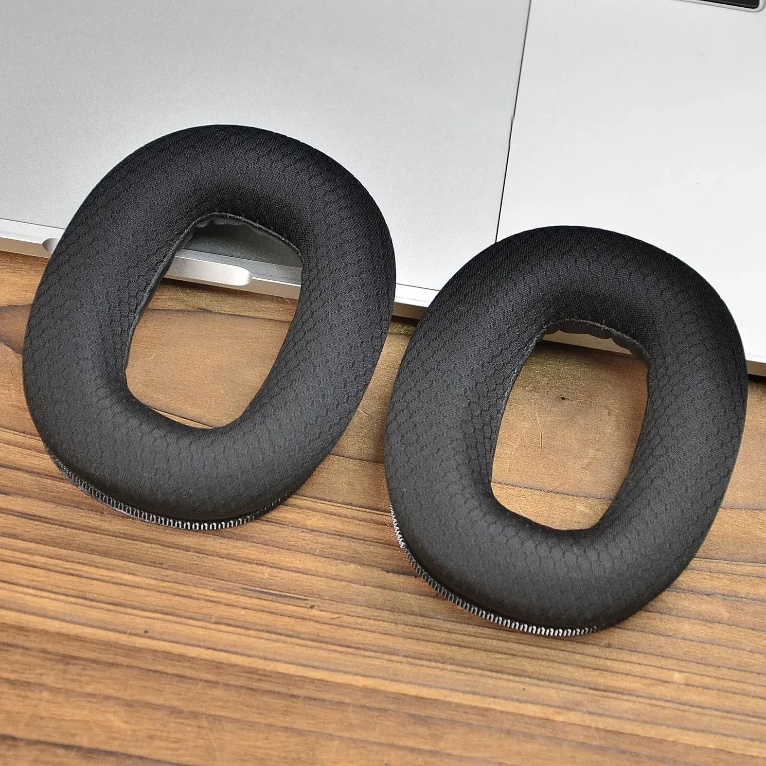 Replacement ear cushions in breathable mesh fabric, spare parts compatible with the game headphones MARSHALL Monitor 2 ANC