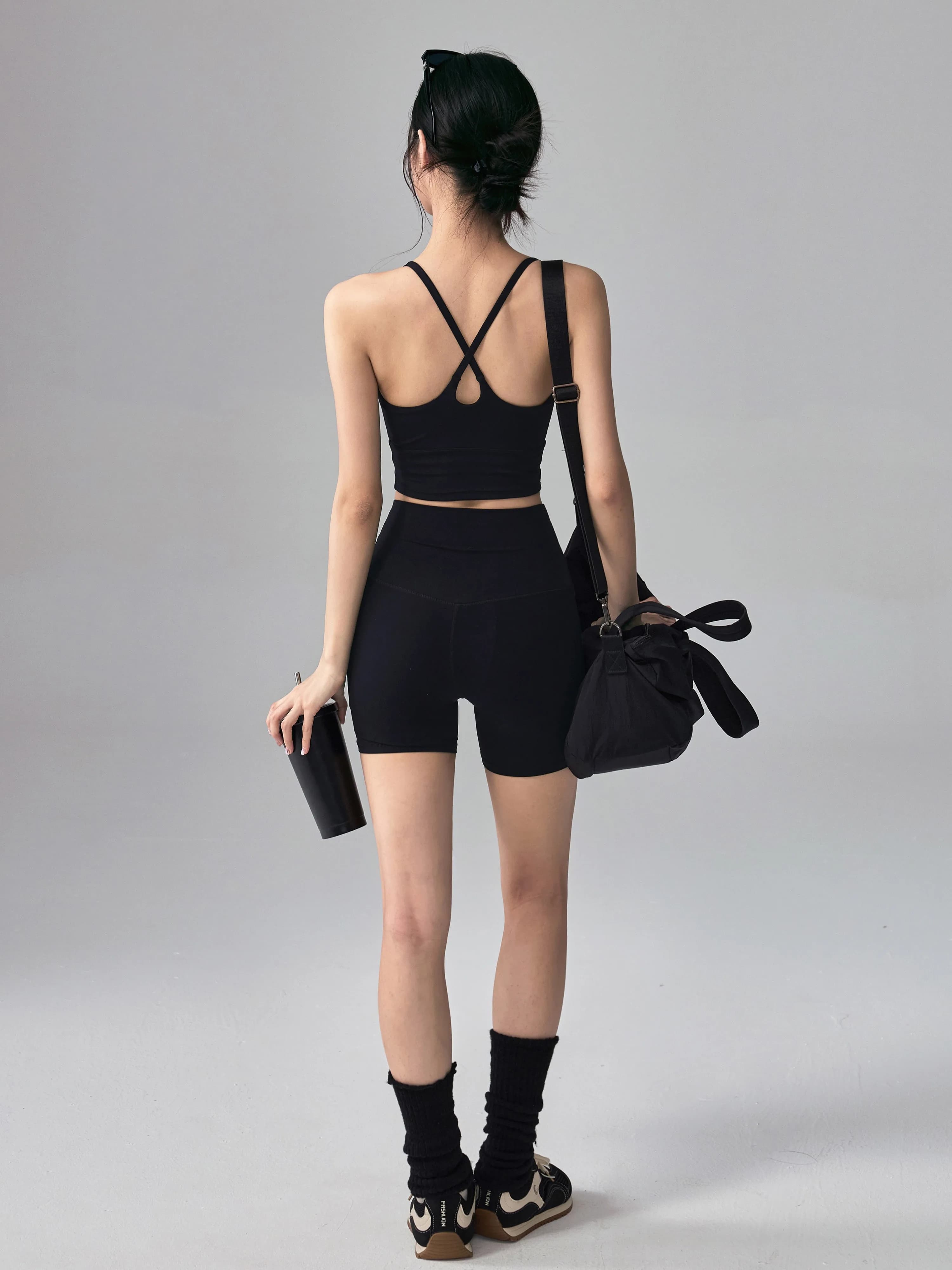 Set di reggiseno sportivo e pantaloncini a vita alta per yoga e fitness, ad asciugatura rapida e traspirante, abbigliamento sportivo da donna per yoga e pilates