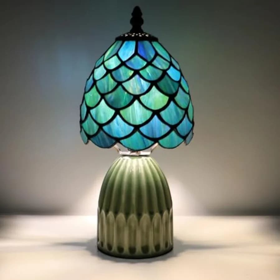 Lampada Tiffany in Vetro Colorato a Forma di Fungo, 6X6X12.5 Pollici, Piccola Luce Notturna con Base in Ceramica, Mini Lampada da Tavolo Decorativa