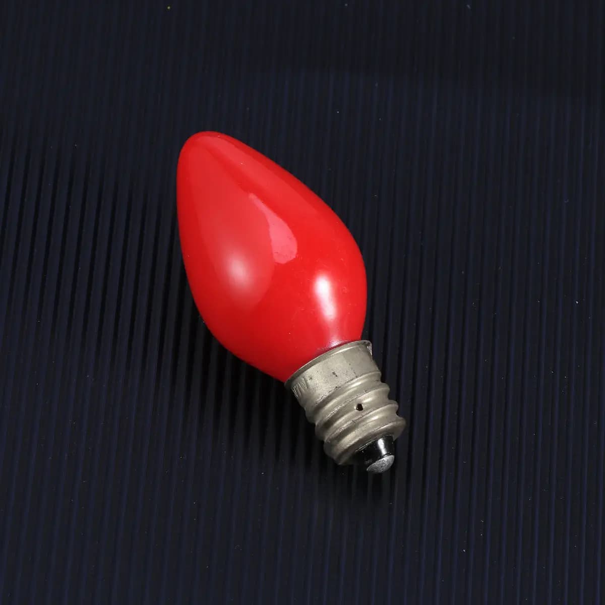 50Pcs Light Bulbs Stainless Steel Red E12 Candelabra 7W 220V for Night Lights Holiday Display Decorative Fixtures