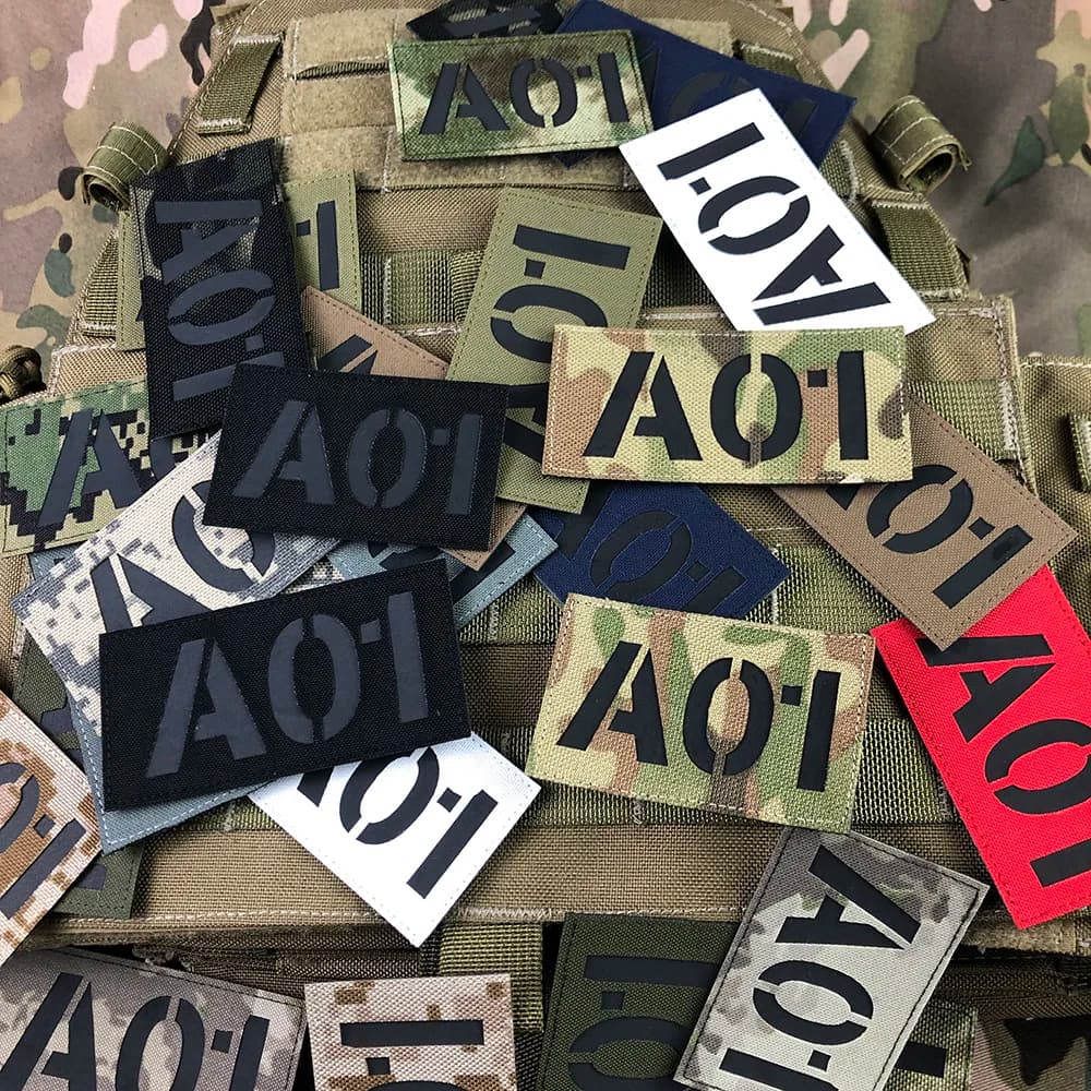 Taglio laser IR IFF Riflessione a infrarossi Patch personalizzata Segnale di chiamata radio Nastri con nome Lettere nere Tattiche morali Militare Airsoft