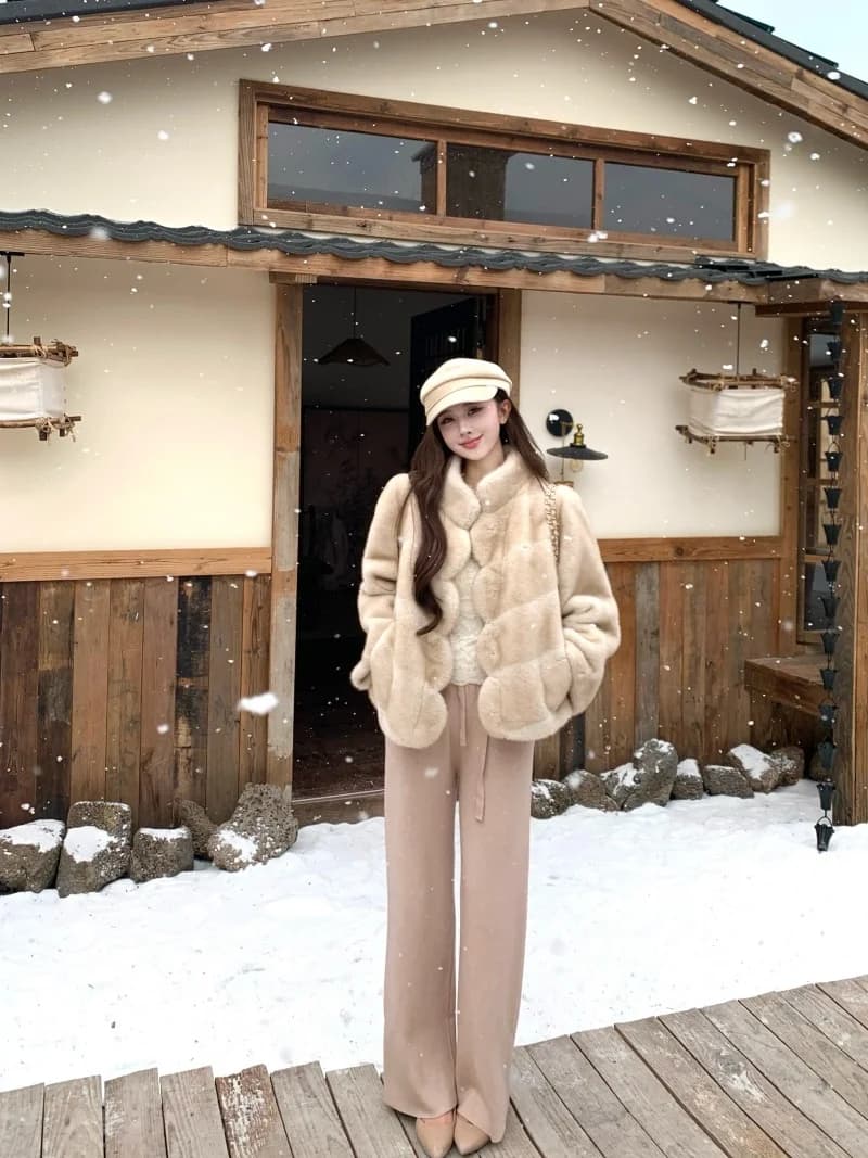 Set Due Pezzi alla Moda con Giacca in Pelliccia con Collo Alto e Pantaloni Casual a Vita Alta con Coulisse e Gamba Dritta