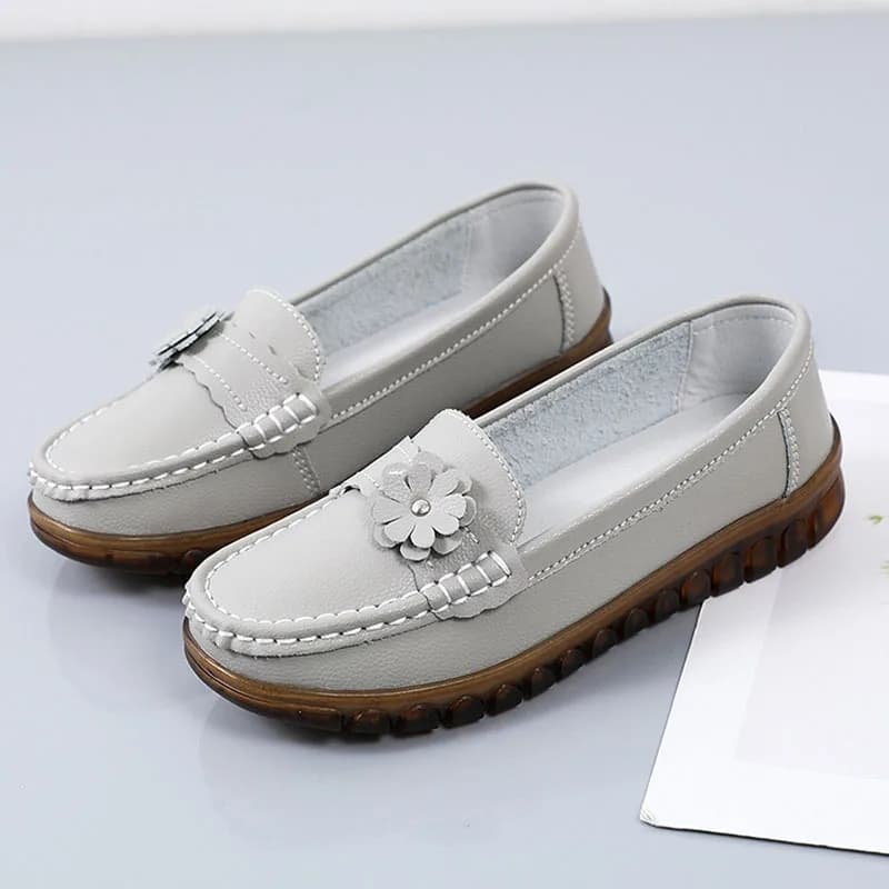 Spring Summer Women Shoes Slip On Flat Heel Loafers Cut-out Soft Soles Breathable Female Walking Shoes zapatos de mujer WSH5294