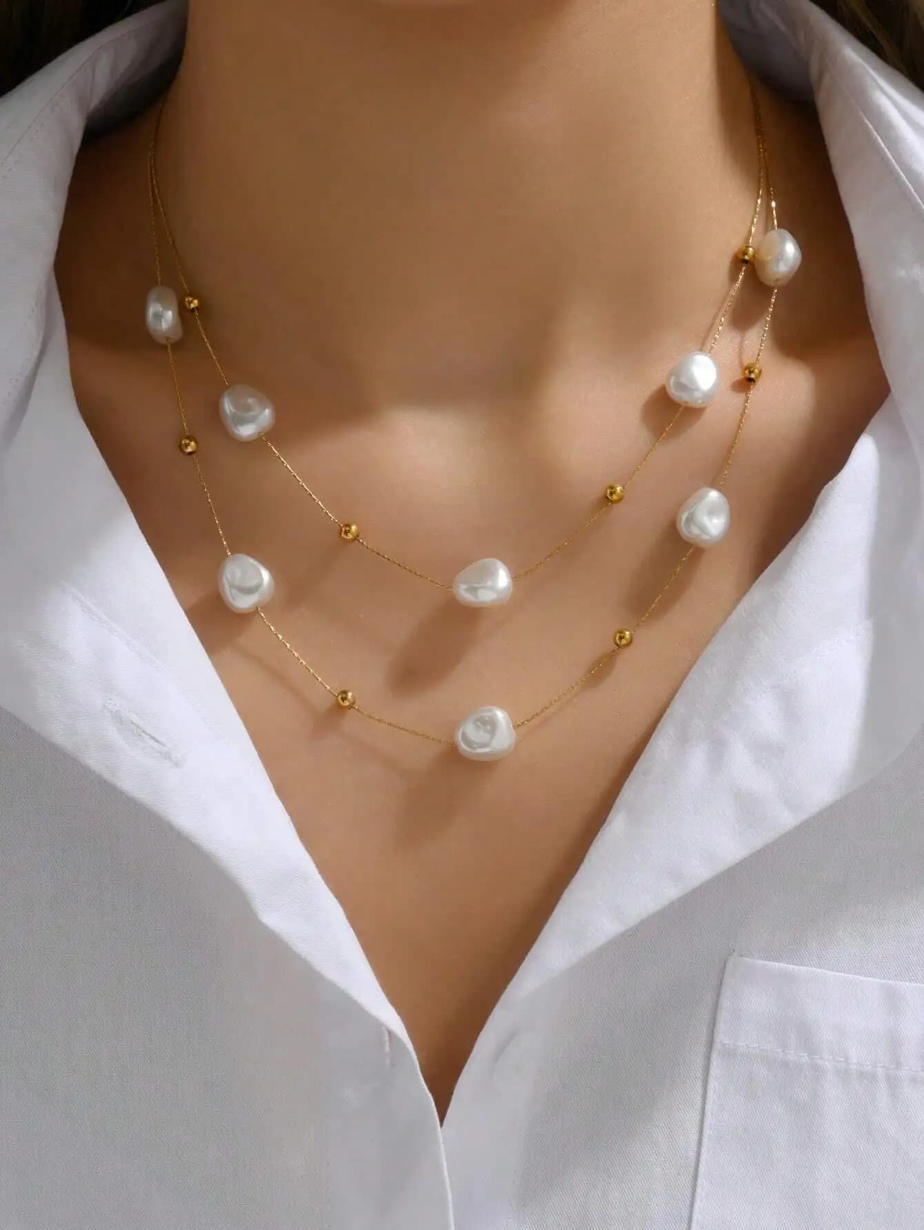 Collana a Doppio Strato con Catena in Oro e Perle Barocche per Donne
