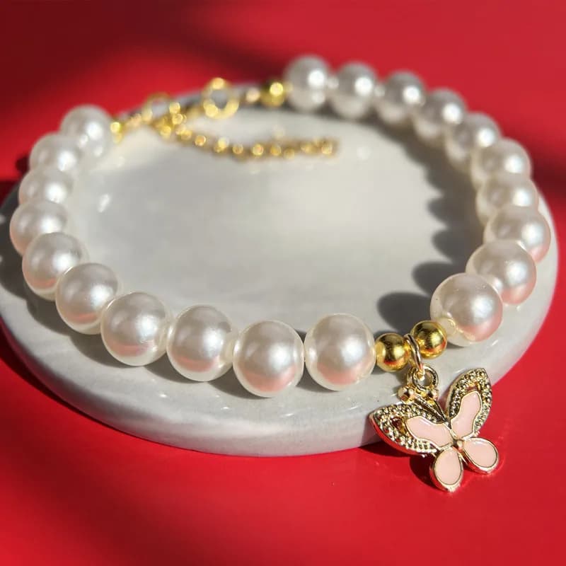 Collare Regolabile con Perle per Cani e Gatti con Ciondolo a Farfalla Traforato in Lega, Accessorio Decorativo per Animali Domestici in Diversi Stili