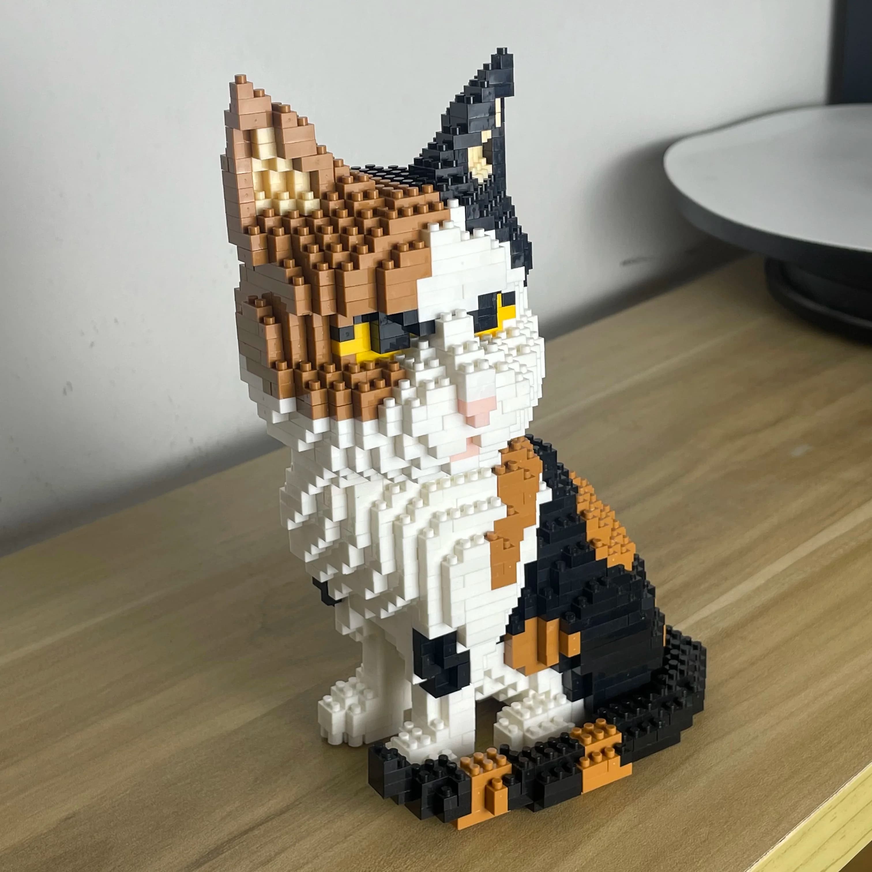Knew costruito adorabile gatto mini modello di blocchi di costruzione 4 facce espresive opzione in modelli arancione e mucca per giocattoli per bambini e fan per animali domestici