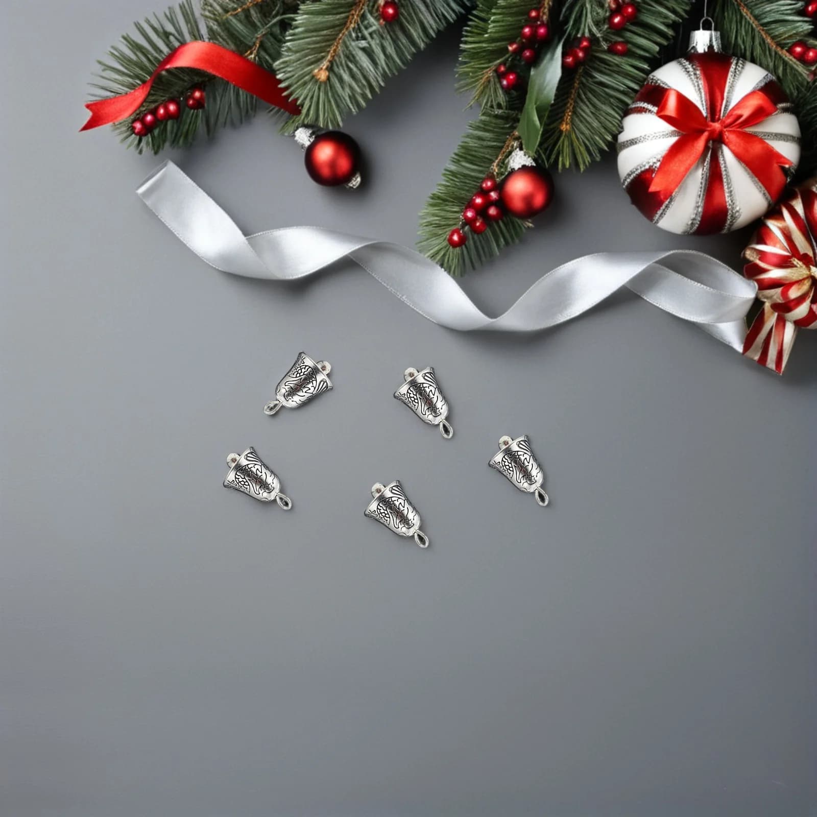 25pcs Vintage Tibetan Silver Alloy Jingle Bells Christmas Tree Hanging Charms Pendants For Crafts Jewelry Making Festive
