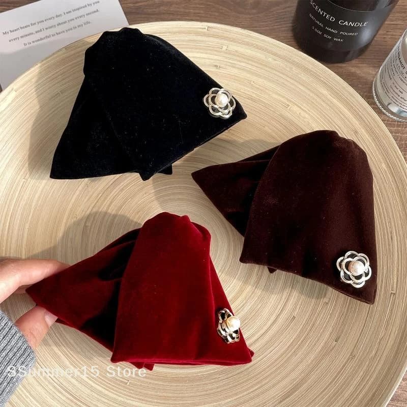 【R】Fermaglio per capelli triangolare in velluto a forma di fiore, clip per coda di cavallo alta da donna, accessorio elegante per capelli