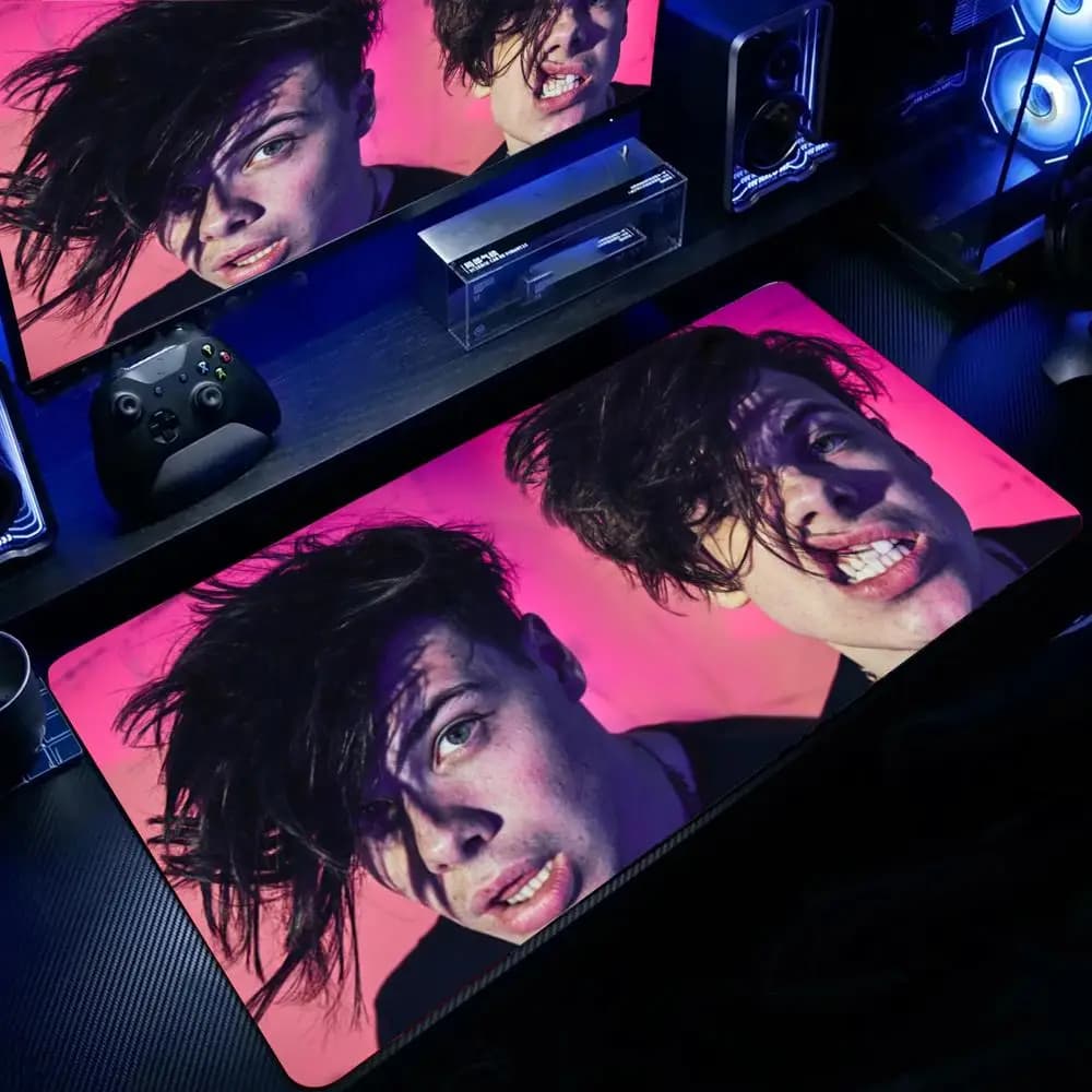 Tappetino per mouse Singer Y-Yungblud, tappetino per mouse da gioco di grandi dimensioni, tappetino per tastiera del computer ispessito LockEdge
