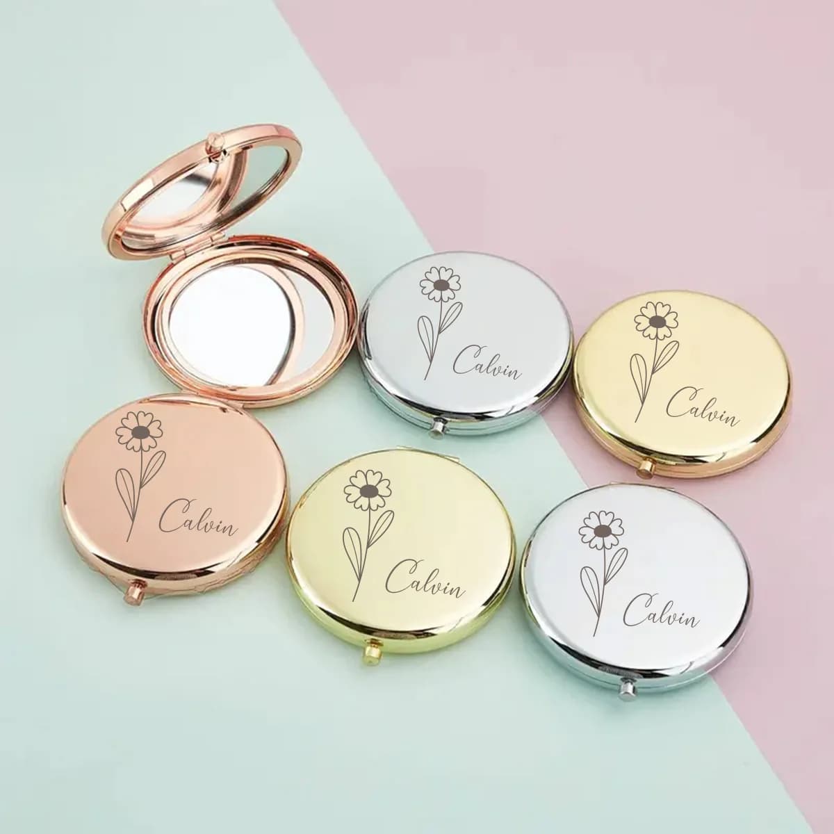Specchio da Trucco in Ferro Dorato con Fiore Romantico e Testo Personalizzato Inciso al Laser, Souvenir per Battesimo
