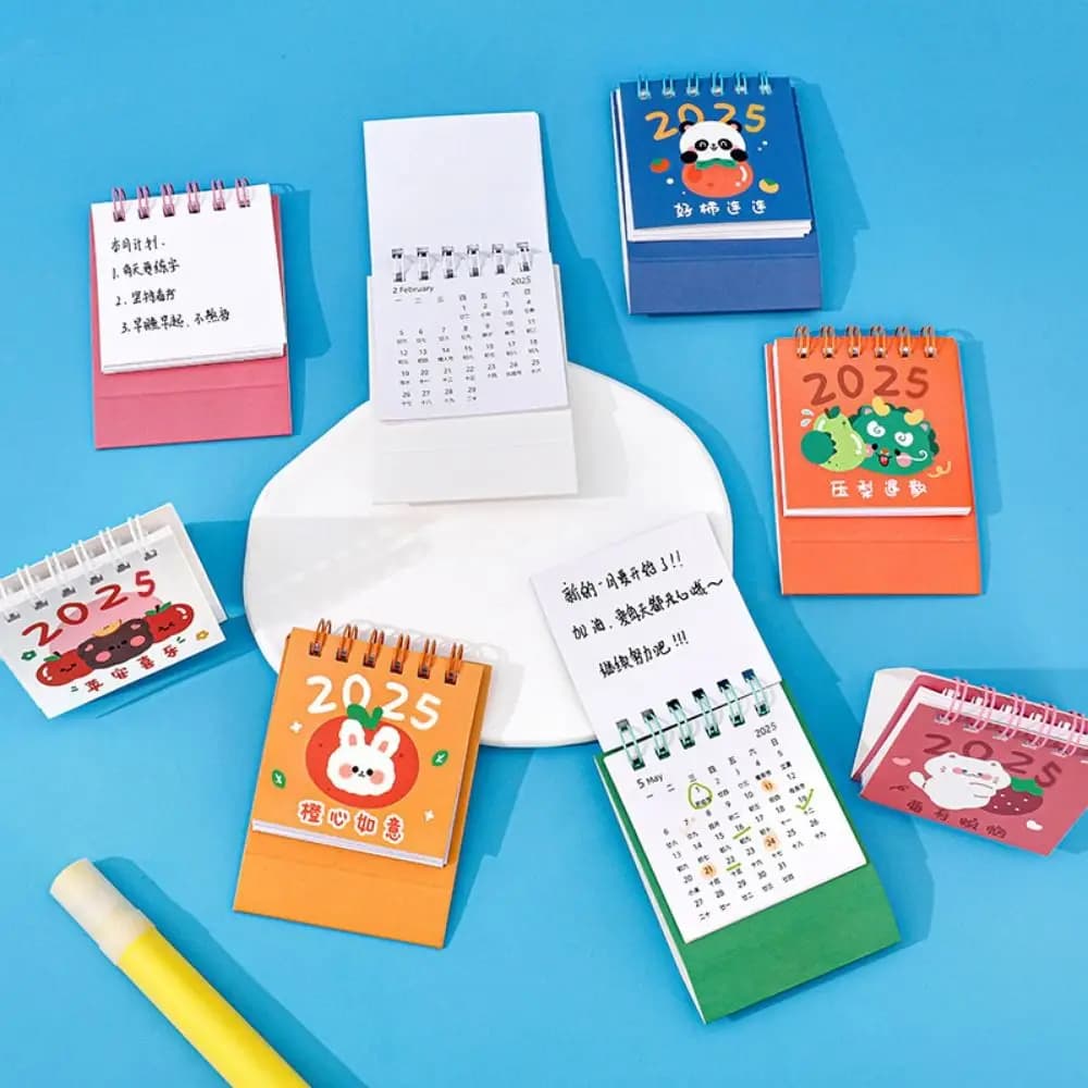 Calendario Creativo a Tema Frutta 2025, Mini Agenda Organizer, Pianificatore con Testo a Tema Frutta, Carino Calendario da Scrivania