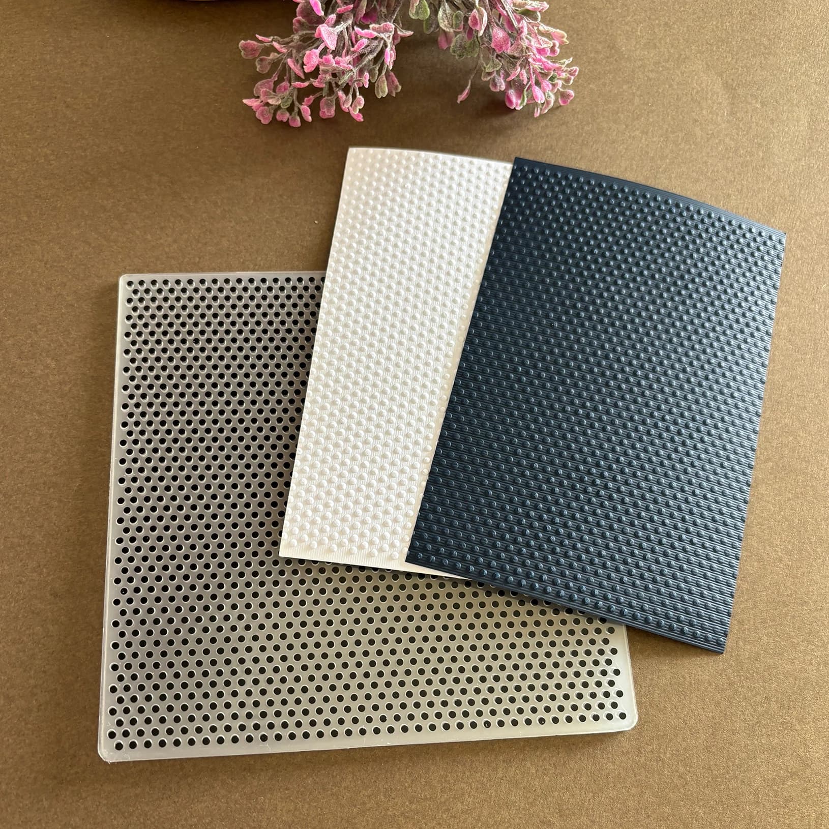 1-piece set with regular dot pattern elements, DIY scrapbook, paper card technology, wedding, Christmas, plastic embossed folder