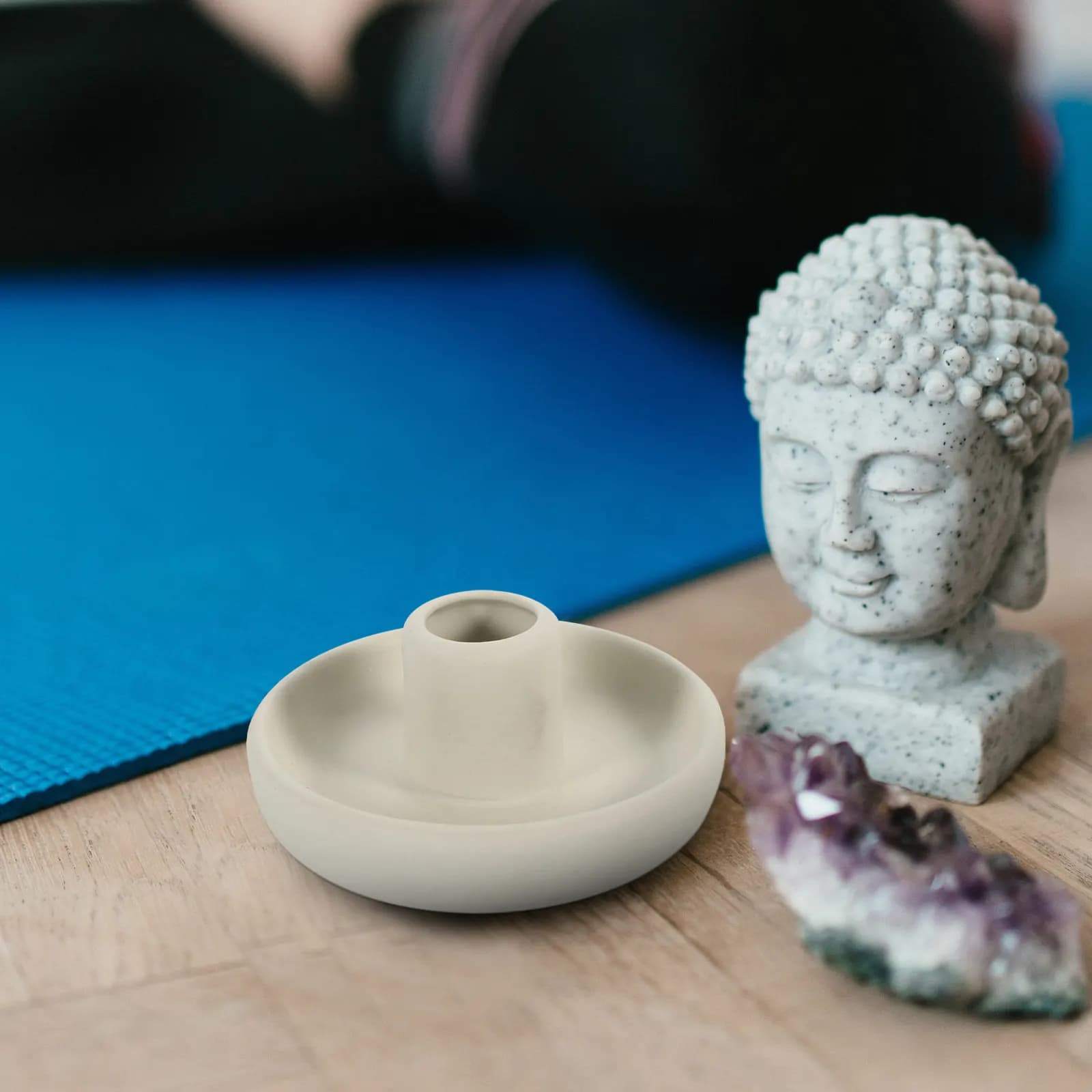 Portacandele Moderno in Legno Leggero con Base Stabile per Meditazione, Aromaterapia e Purificazione
