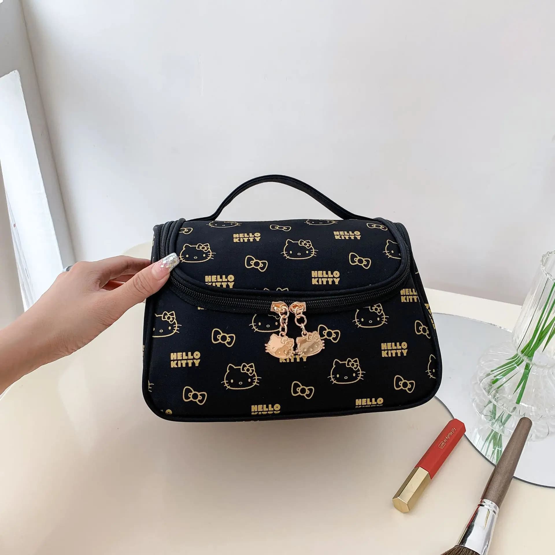 Hello Kitty Cartoon Sanrio Cute Cat Makeup Bag Large Capacity Portable Travel Bag Portable Toiletry Bag Travel Gift for Girls