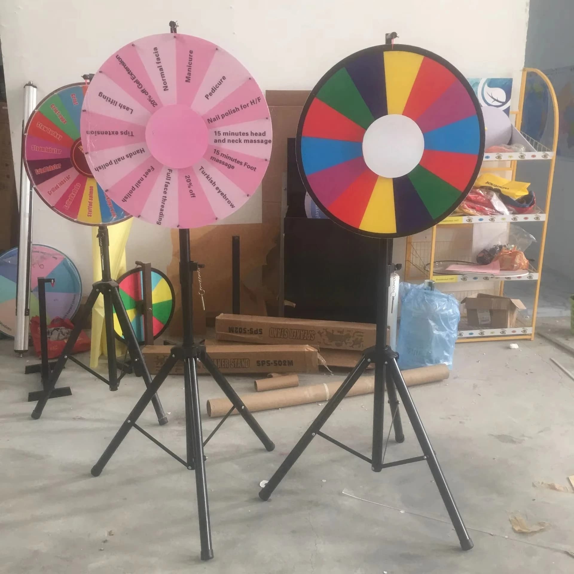 Ruota premio con supporto da pavimento treppiede pieghevole regolabile in altezza per spettacoli commerciali e giochi rotanti