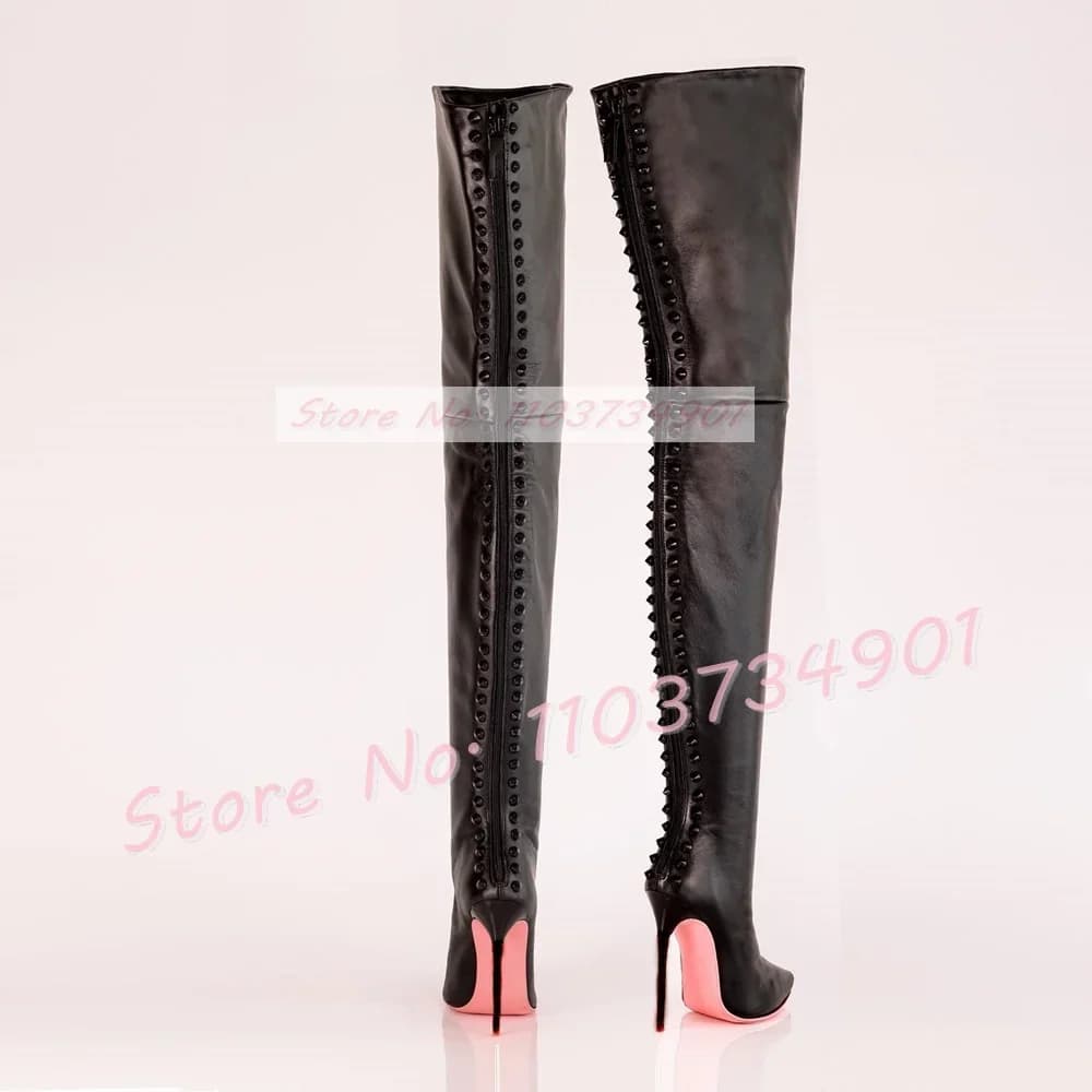 Rivetti Stivali sexy sul cavallo Donna Punta rosa Suola posteriore Cerniera Tacchi alti Scarpe da donna Slim Punk Moda Stivali a spillo di grandi dimensioni