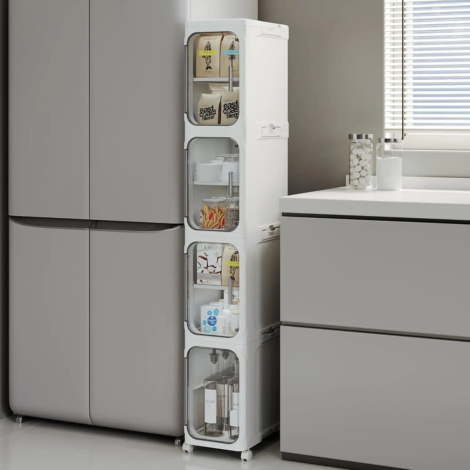 Mobiletto stretto a 4 ripiani con ripiani regolabili e ruote, organizer salvaspazio per bagno, cucina, lavanderia, bianco
