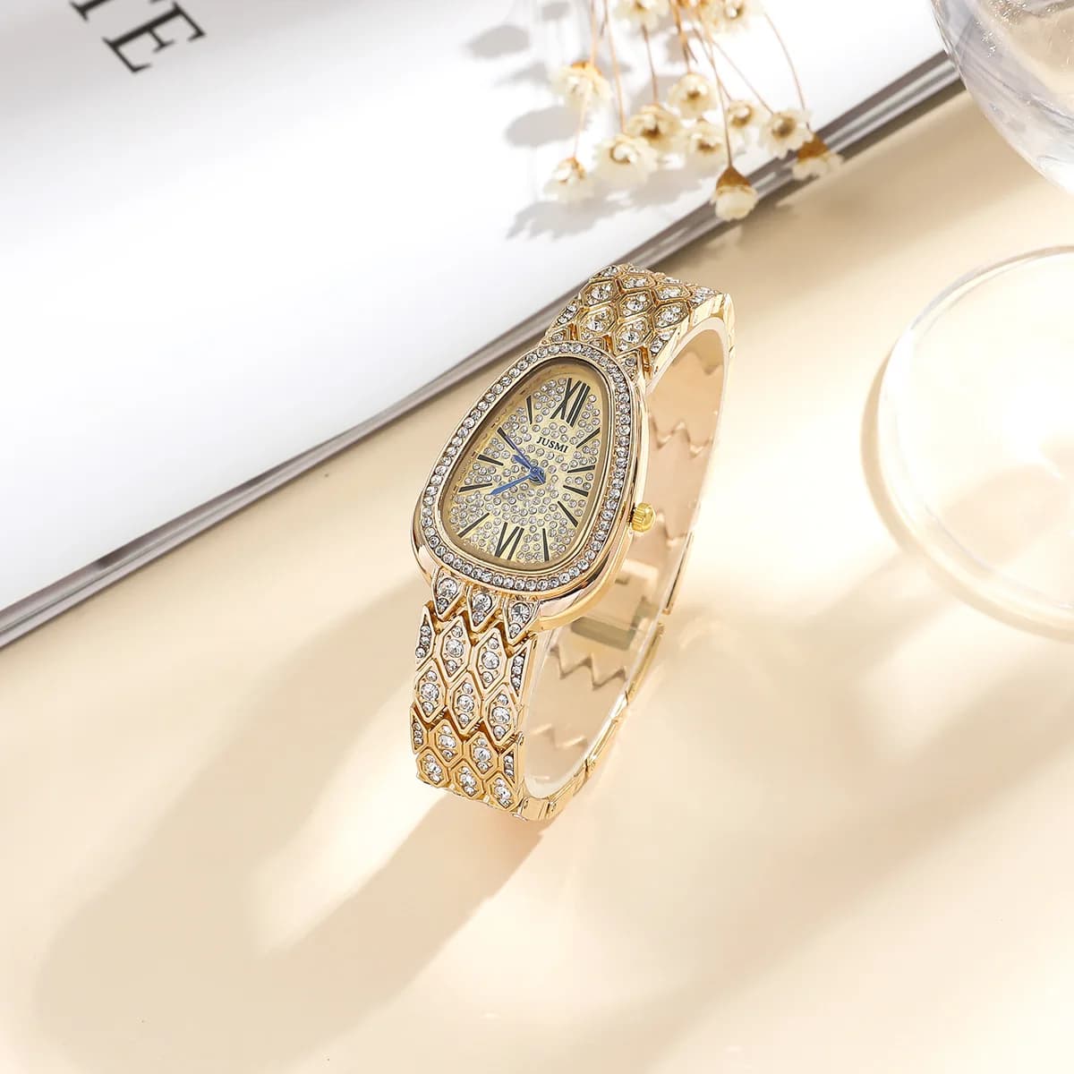 Orologio da Donna di Lusso in Oro, Cassa Unica a Forma di Serpente con Cristalli di Zirconia Scintillanti, Elegante Cinturino in Acciaio Inossidabile, Orologio al Quarzo alla Moda