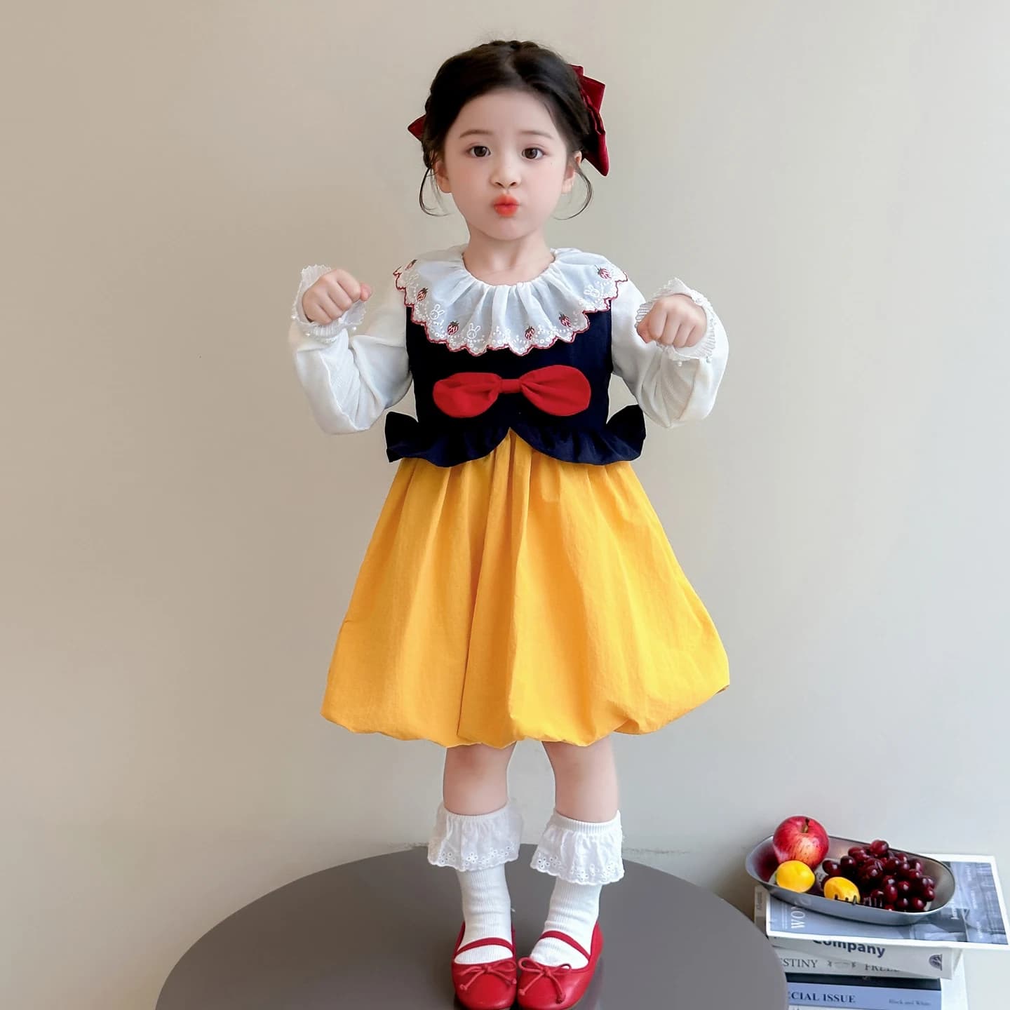 Costume da bambina 2 pezzi bianco come la neve Set gonna gialla blu + camicetta bianca Set da 2 pezzi Halloween Princess Elsa Dress Up per 18M-8Y