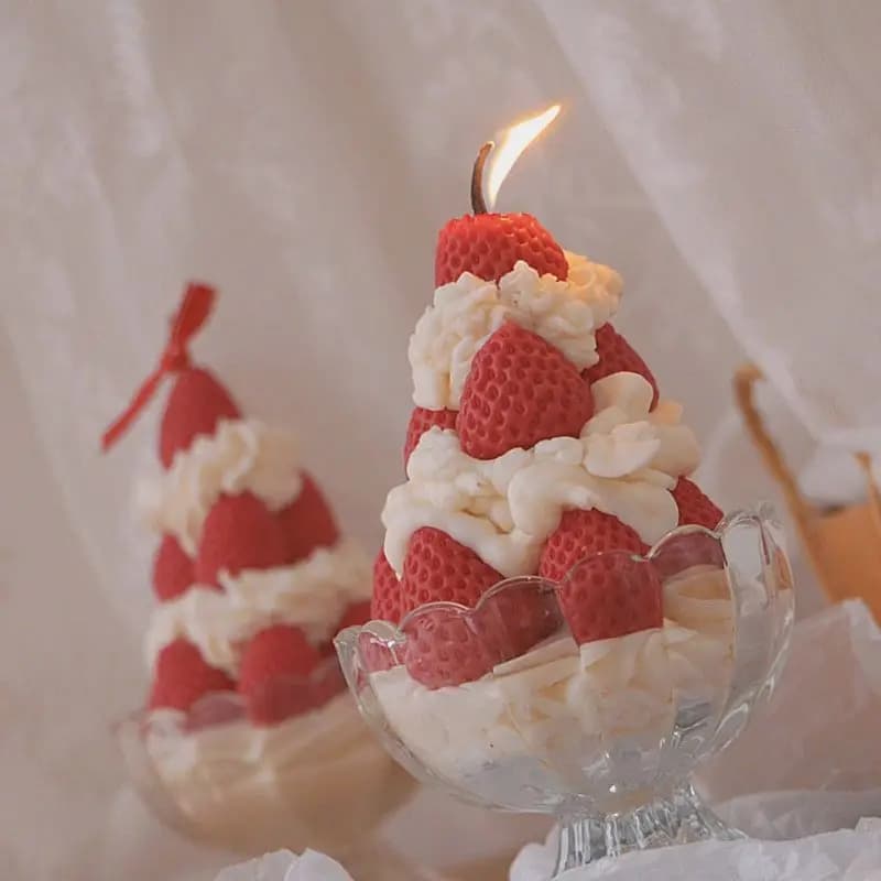 Aromatherapy Candle Shaped Cream Strawberries Tower Aromatherapy Gift for Bedroom Female Comrade No Smoking