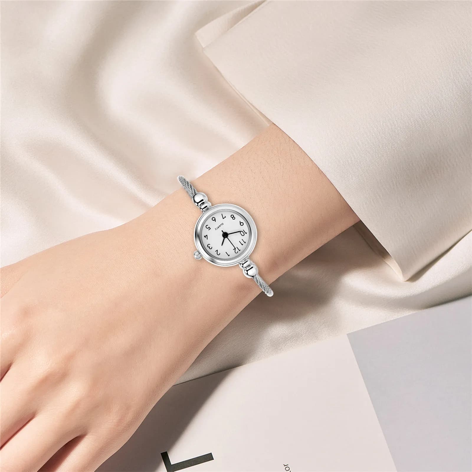 Orologio da donna al quarzo bianco, orologio da polso di lusso alla moda, orologio da polso con bracciale, regalo per compleanno, festa della mamma, Ringraziamento
