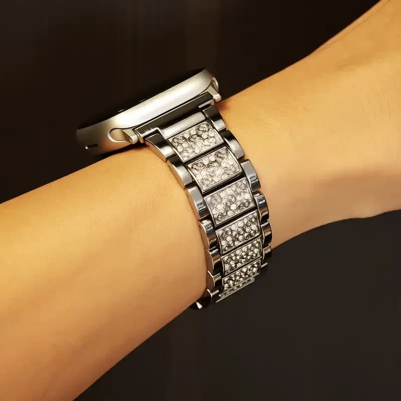 NUOVO cinturino con diamanti Bling per cinturino Apple Watch 49-45-40mm 44-41mm 46-42mm cintura in metallo IWatch serie 10 9 8 7 SE 6 5 braccialetto da donna