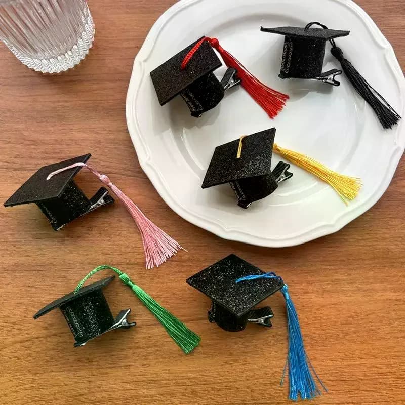 2 Pezzi Mini Cappello da Laurea con Nappa e Clip per Fascia per Capelli, Copricapo Stereoscopico per Festa di Laurea, Decorazione per Capelli