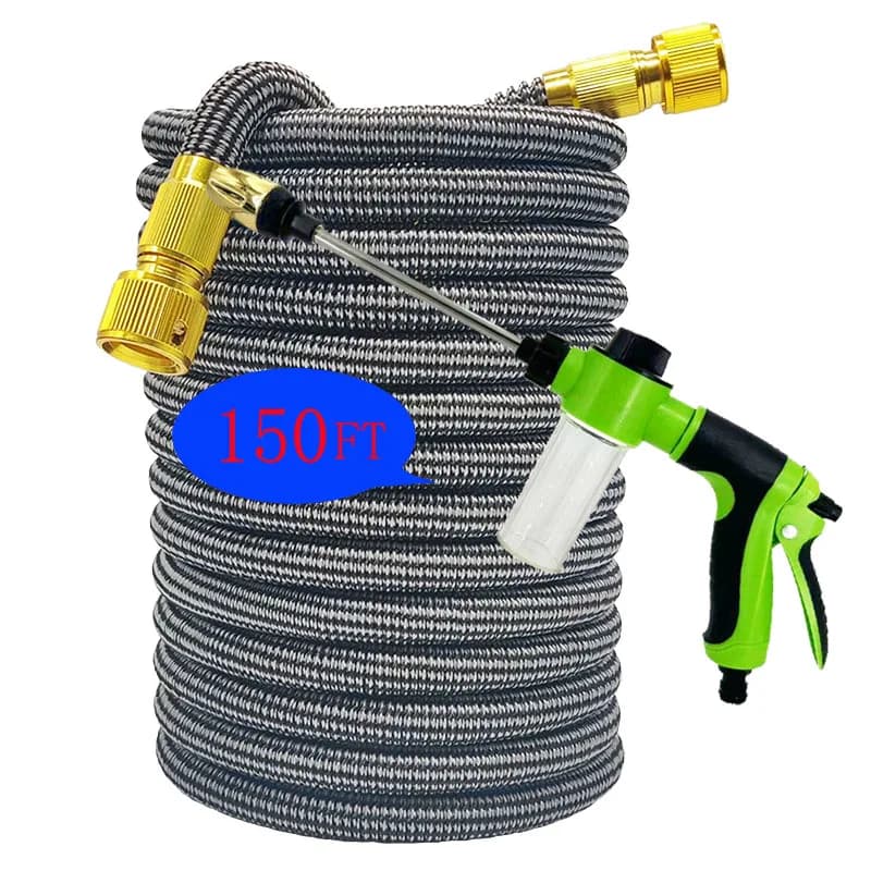 Very large water tank with expandable garden hose, suitable for washing vehicles and irrigation equipment at home.