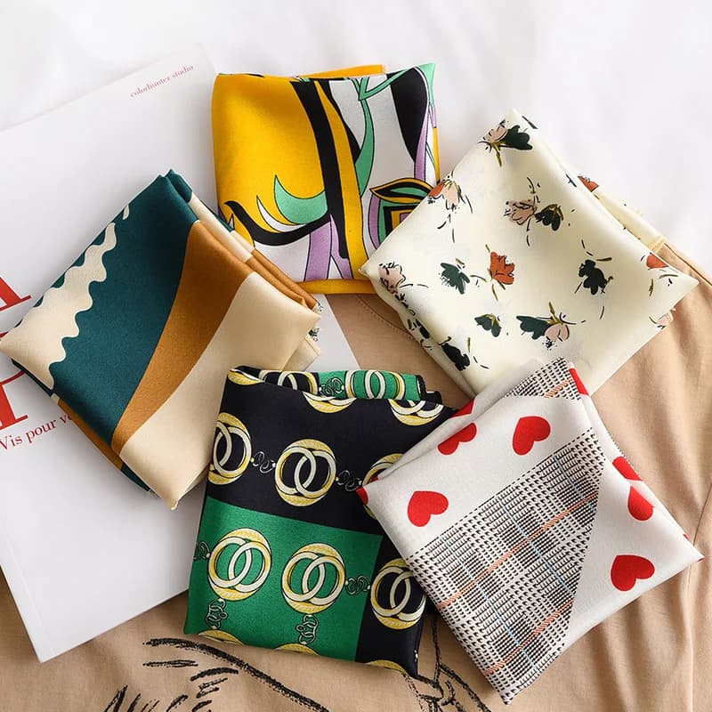 Nuovo Arrivo Foulard Quadrato da Donna in Seta, Piccolo Sciarpa per Capelli, Sciarpe e Coprispalle, Foulard da Ufficio, Bandana, Hijab, Bufanda