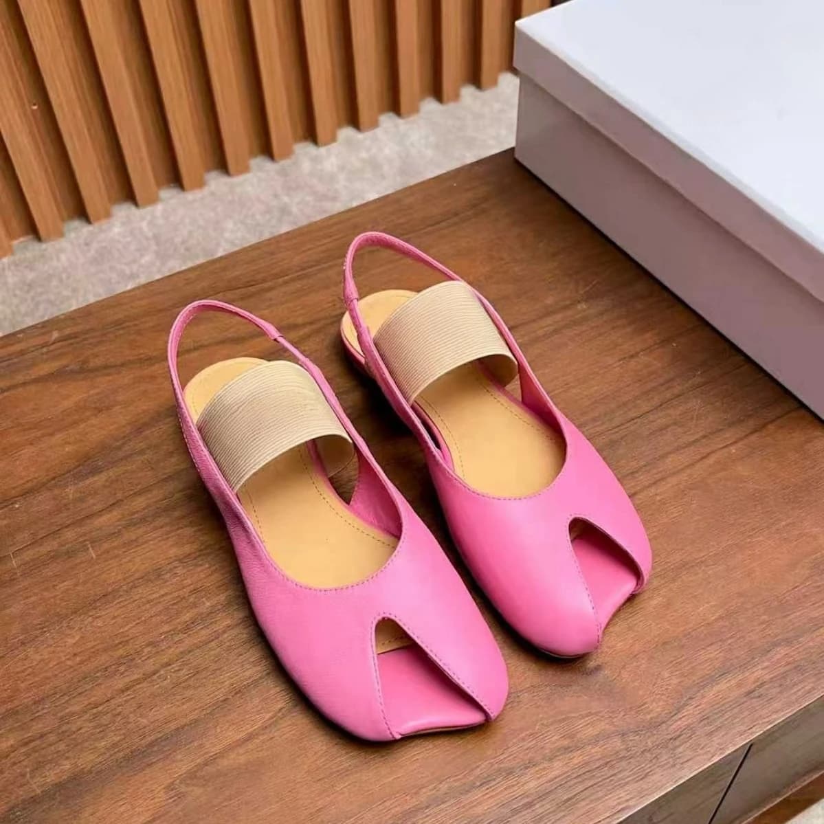 Nuovi Mules Estivi da Donna in Vera Pelle di Pecora con Cinturino Singolo, Punta Aperta, Fascia Elastica e Tacco Basso, Scarpe Casual Senza Tallone