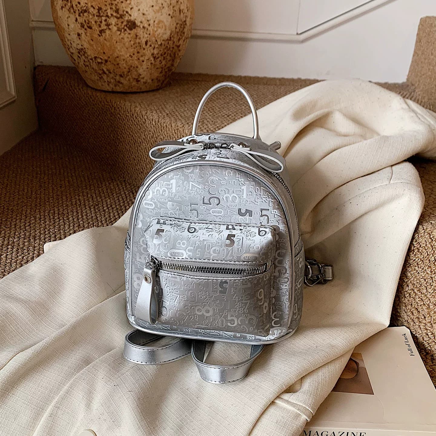 Piccolo zaino da viaggio in argento per donna, versatile, primaverile ed estivo, borsa a tracolla per studentesse, mini zaini per ragazze