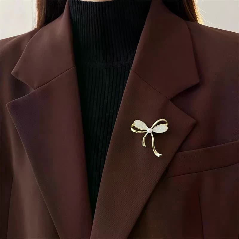 Korean-Style Pearl Butterfly Bow Brooch Pin for Suit Jacket Anti-Exposure Decorative Accessory