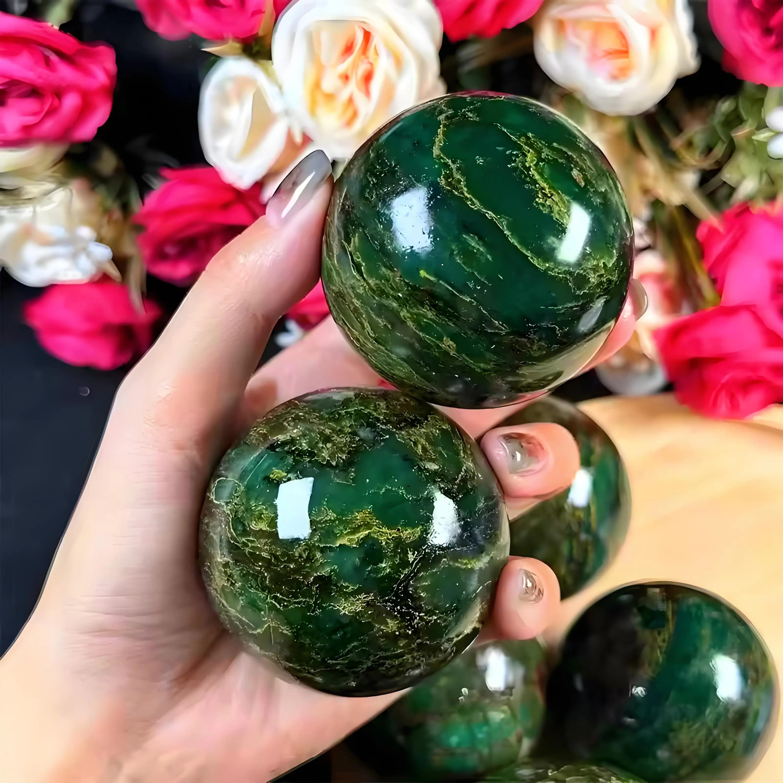 Sfera di smeraldo naturale da 7-7,5 cm, cristalli curativi colorfast, artigianato lucidato, decorazione per San Valentino, regalo per la meditazione