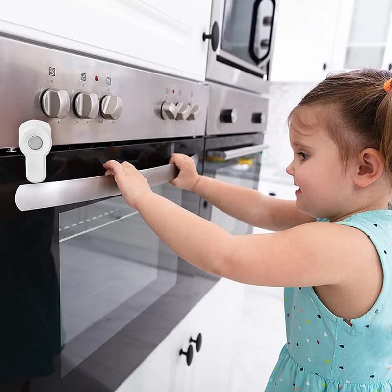 Blocco del forno di sicurezza per bambini con nuovo design per il bambino impedisce il bambino di giocare con le porte del forno Fermaporta del forno di sicurezza per bambini