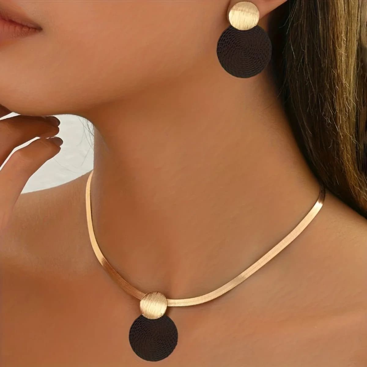 Set di 2 Pezzi: Elegante Collana e Orecchini a Perno, Accessorio di Moda di Lusso, Regalo per Donne