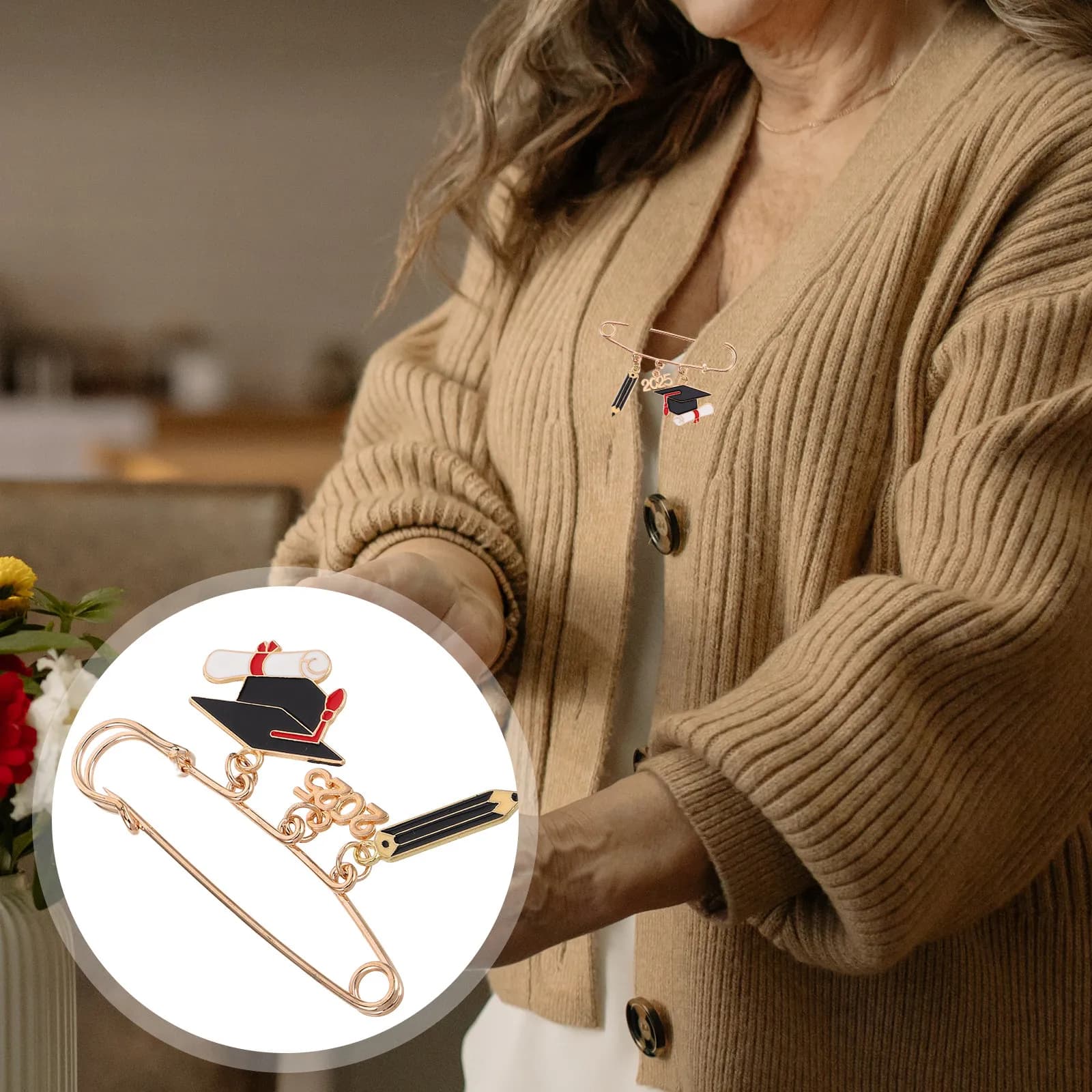 Spilla in metallo a forma di tocco di laurea, distintivo creativo da risvolto, accessorio unico per ricordare la laurea, per giacche, borse, tuniche e abiti da laureato