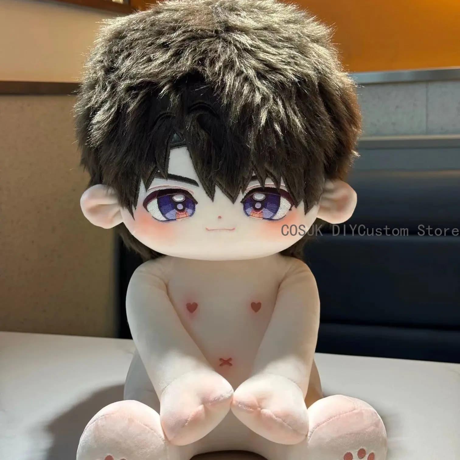Amore e spazio profondo Caleb Cosplay 40 cm Postura seduta Cuscino Vestiti Vestire Idol Figura Imbottitura Cuscino per la schiena Regalo di compleanno