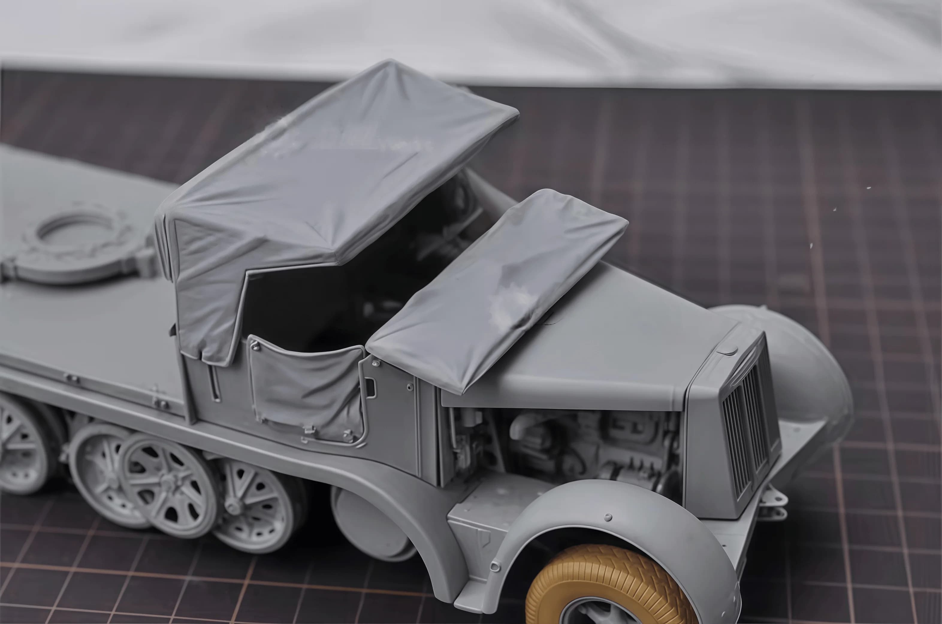 Kit di montaggio modello in resina fusa 1/35, capannone in resina per pistola antiaerea Sd.kfz 7/1 a mezzo binario, non verniciato