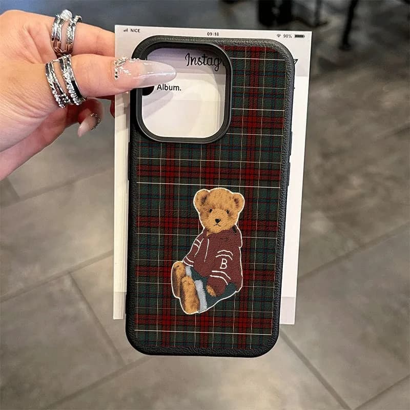 Grid Retro Teddy Bear Pattern Lychee Texture Phone Case For iPhone 17 16 15 14 13 X XS XR 12 11 Pro Max Plus 17 Air Soft Cover