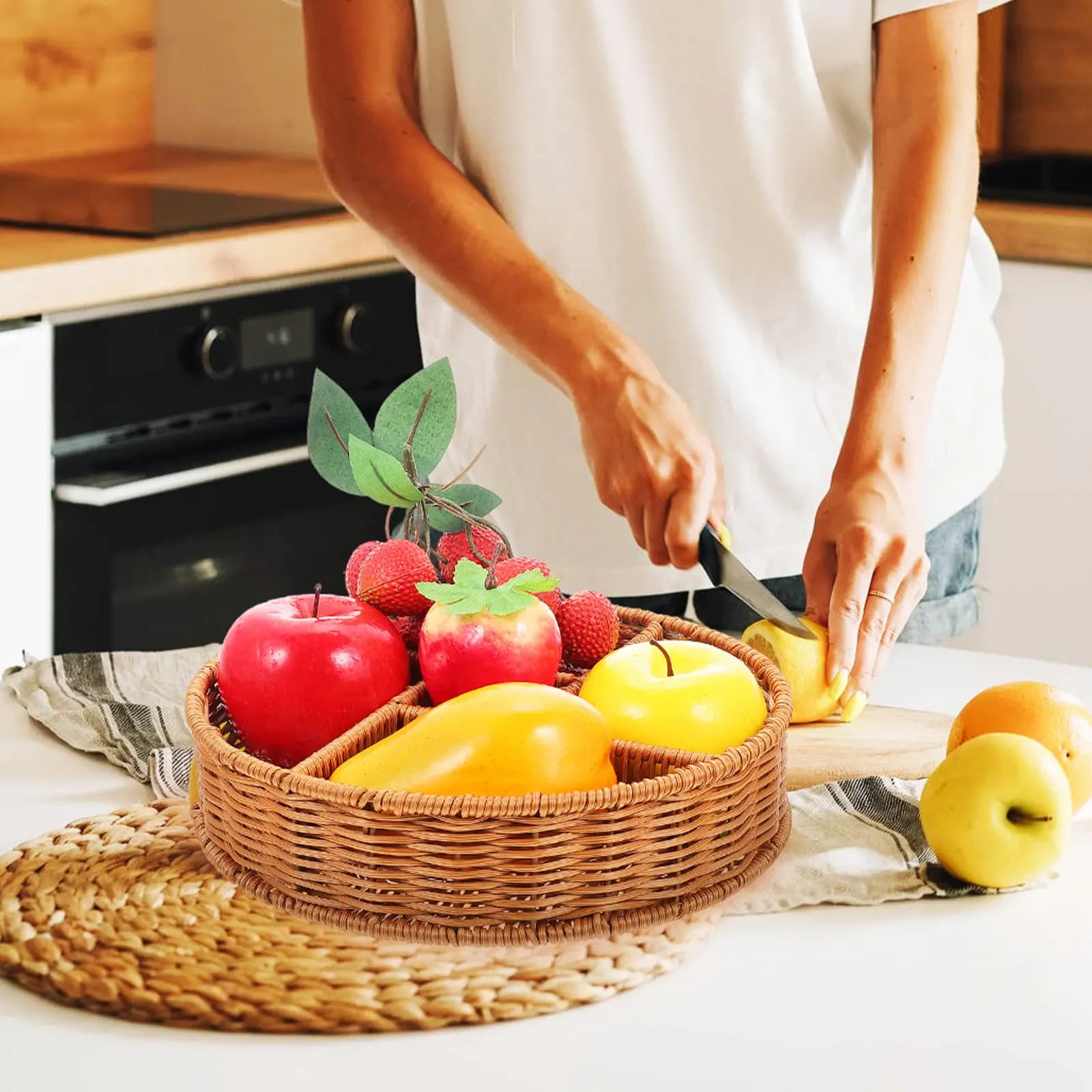 Portafrutta a Scomparti, Cesto Multifunzionale con Design a Griglia, Vassoio per Servire Snack, Cesto Espositore per Frutta Secca per Uso Domestico