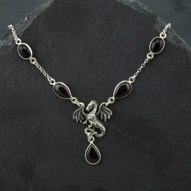Collana Dracarys Dragon Collana in argento sterling con granato Gioielli in onice nero. Collana Daenerys Gioielli Game of Thrones. Gotico